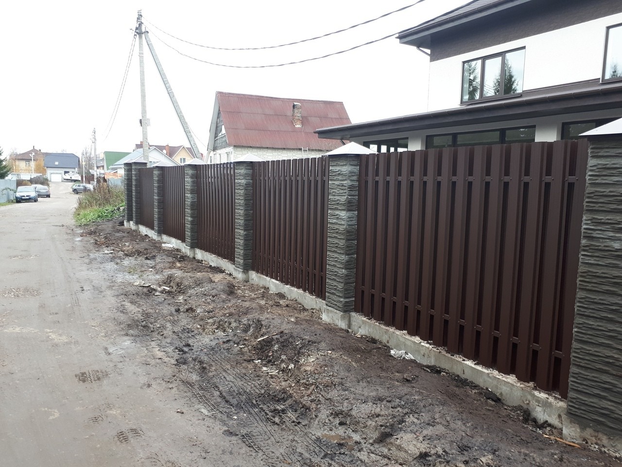 Забор шахматка 40м из штакетника столбы под камень в Новомосковске
