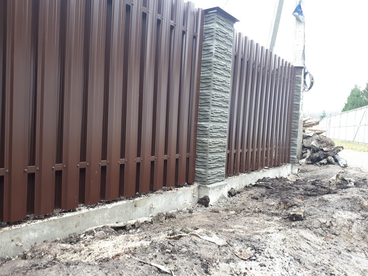 Забор шахматка 40м из штакетника столбы под камень фото4 в Новомосковске