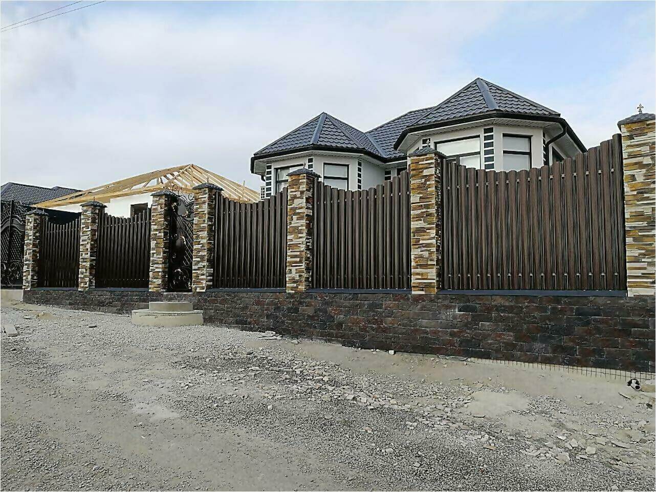 забор из штакетника 110м фото3 в Новомосковске