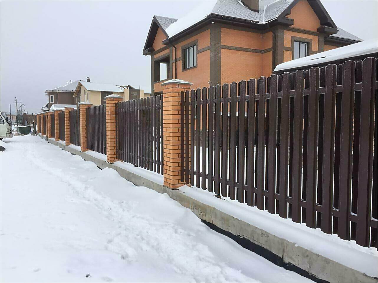 Забор из штакетника 95м фото1 в Новомосковске