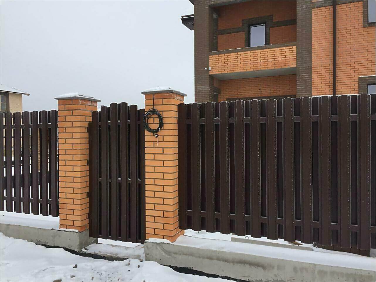 Забор из штакетника 95м фото2 в Новомосковске