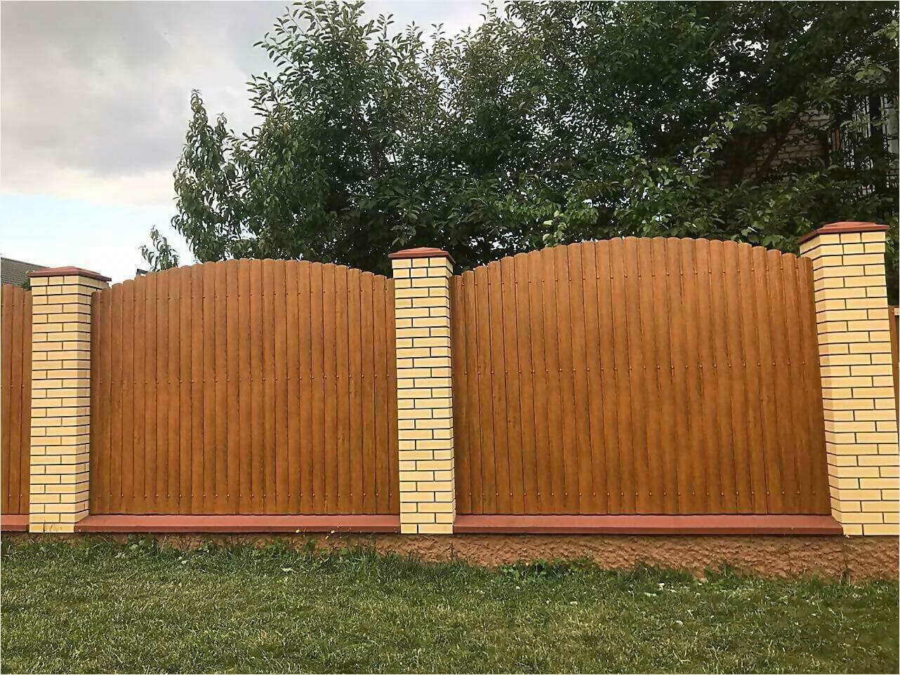 забор из штакетника 80м орех фото3 в Новомосковске
