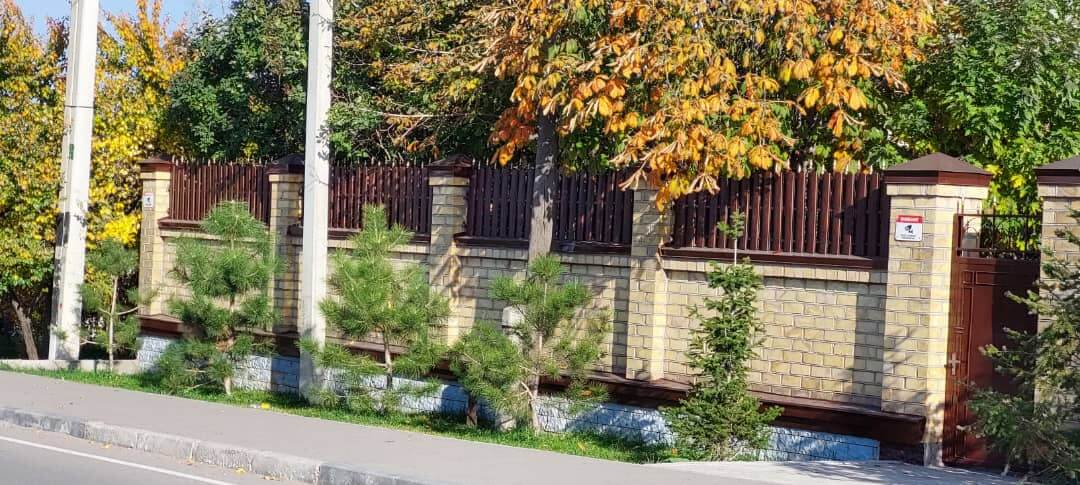 Забор из штакетника 90м Красный Каштан фото6 в Новомосковске