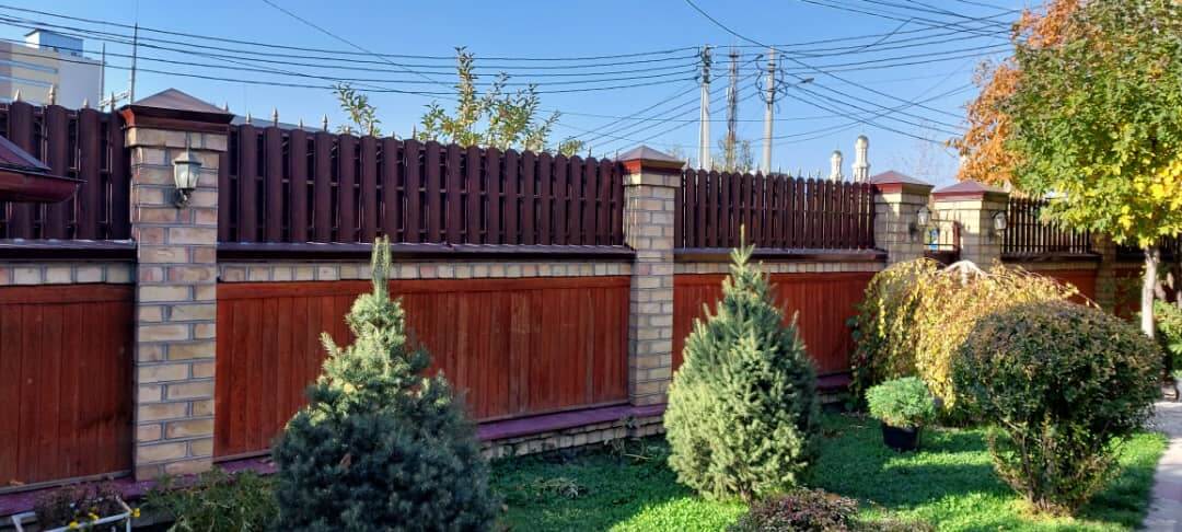 Забор из штакетника 90м Красный Каштан фото1 в Новомосковске