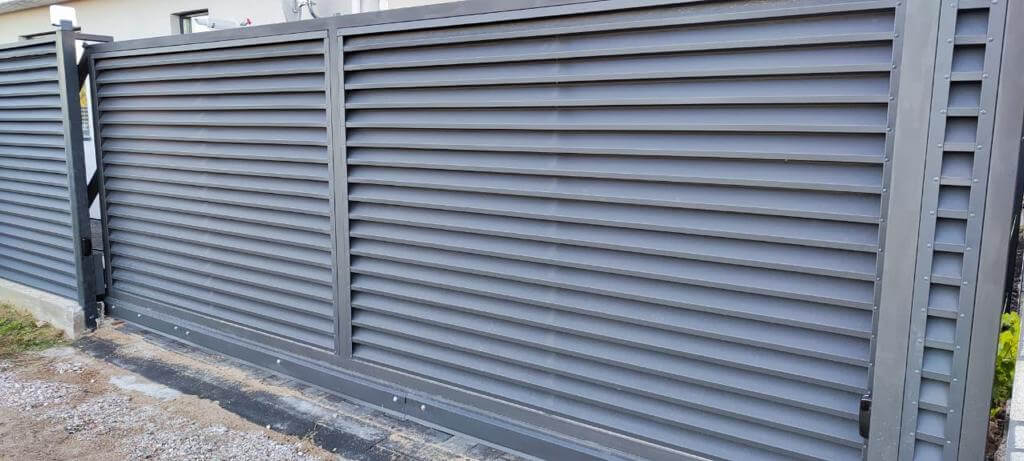 забор с ламелями эко-z ral7024/7024 серый графит двусторонний матте фото7 в Новомосковске