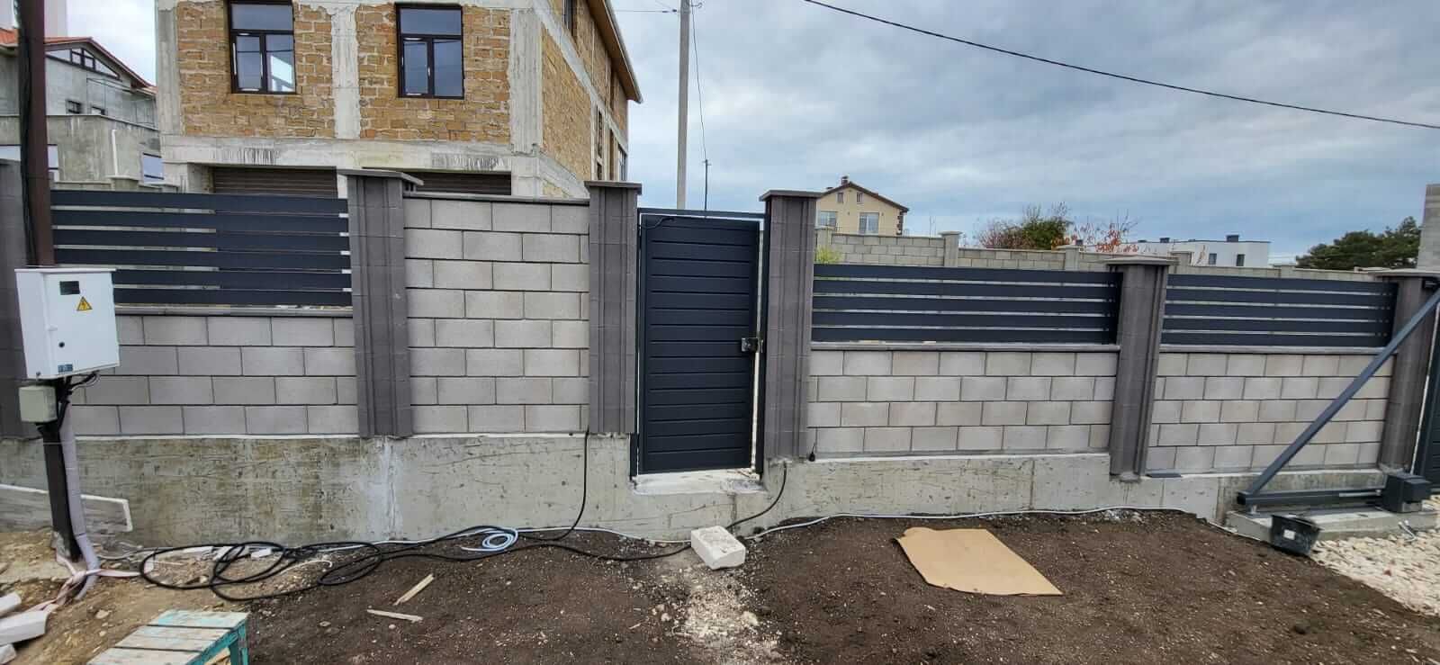 Забор-ранчо из металлопланкена 28м RAL7024 Серый Графит МАТТЕ фото 6 в Новомосковске