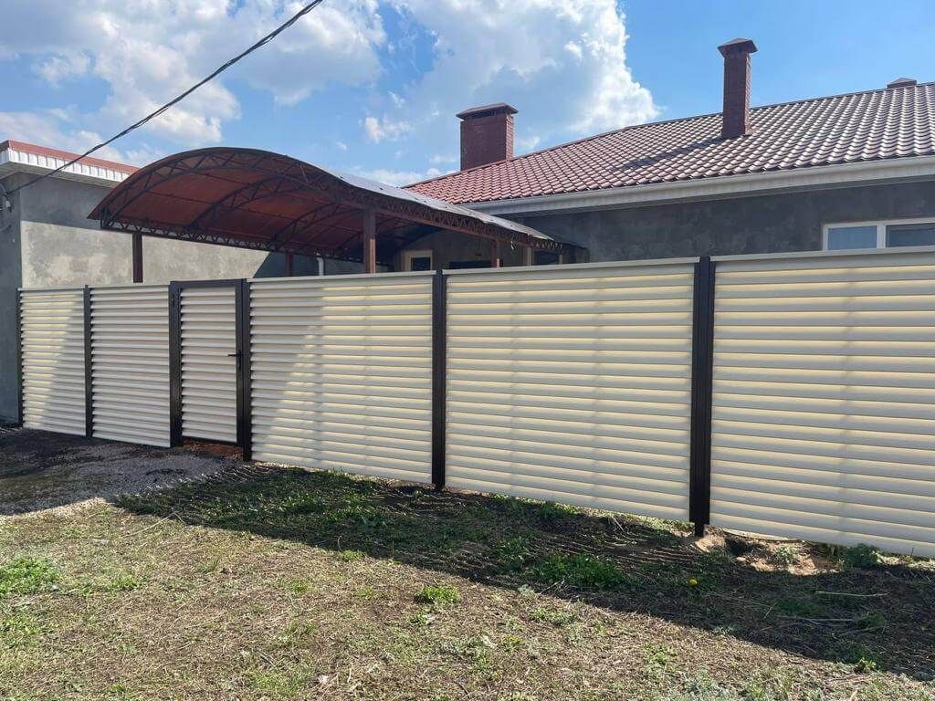 Забор из ламелей Еврожалюзи 25м RAL1015/1015 Слоновая Кость двусторонний фото 5 в Новомосковске