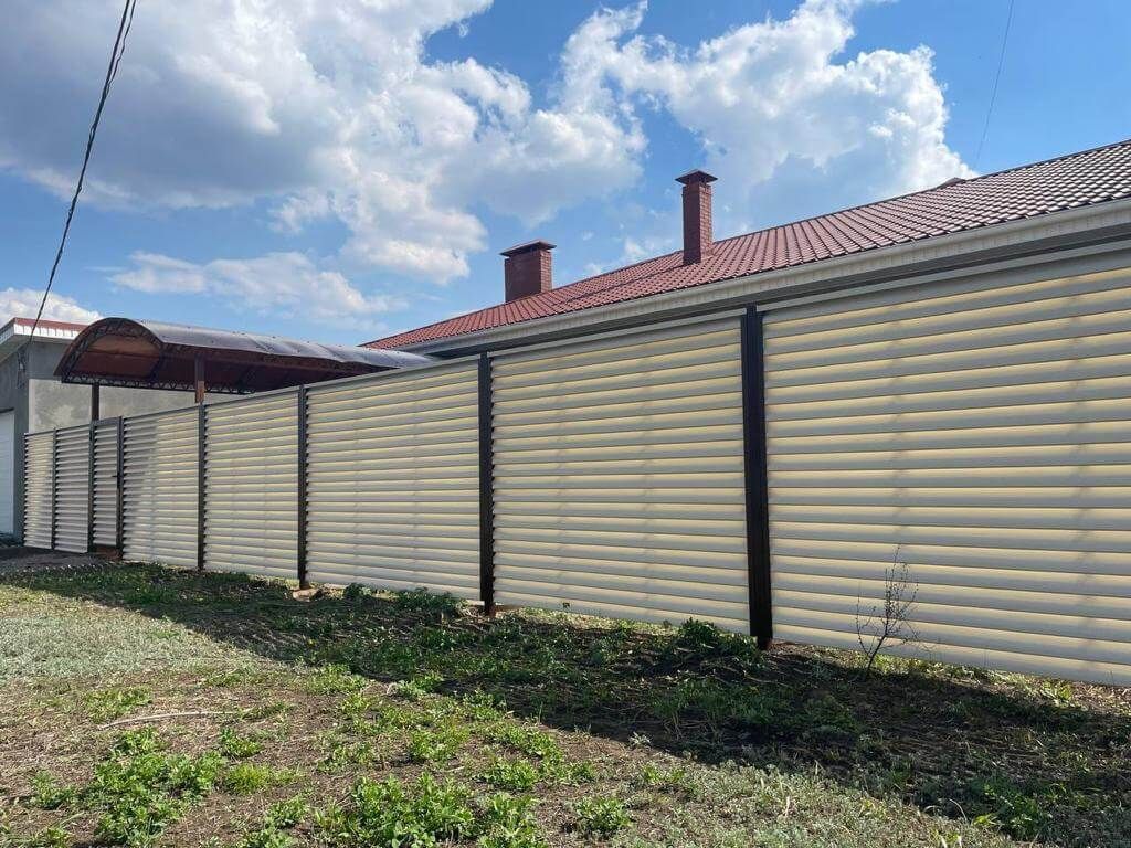 Забор из ламелей Еврожалюзи 25м RAL1015/1015 Слоновая Кость двусторонний в Новомосковске