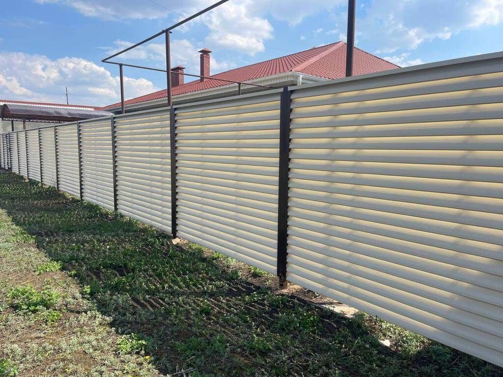 Забор из ламелей Еврожалюзи 25м RAL1015/1015 Слоновая Кость двусторонний фото 2 в Новомосковске