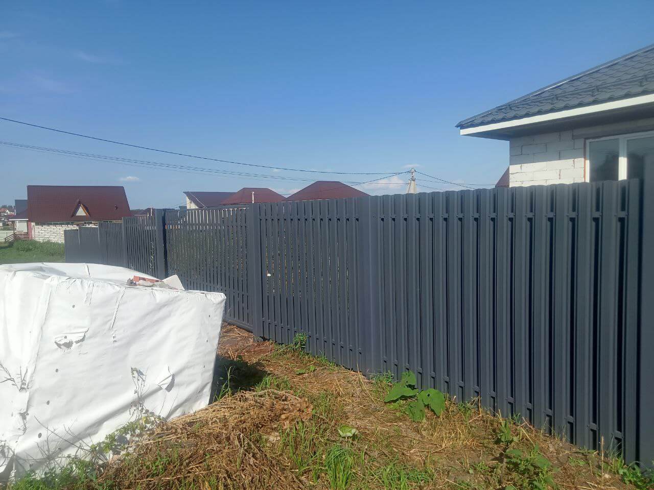 Забор из евроштакетника 21м RAL7024/7024 Серый Графит двусторонний фото 3 в Новомосковске