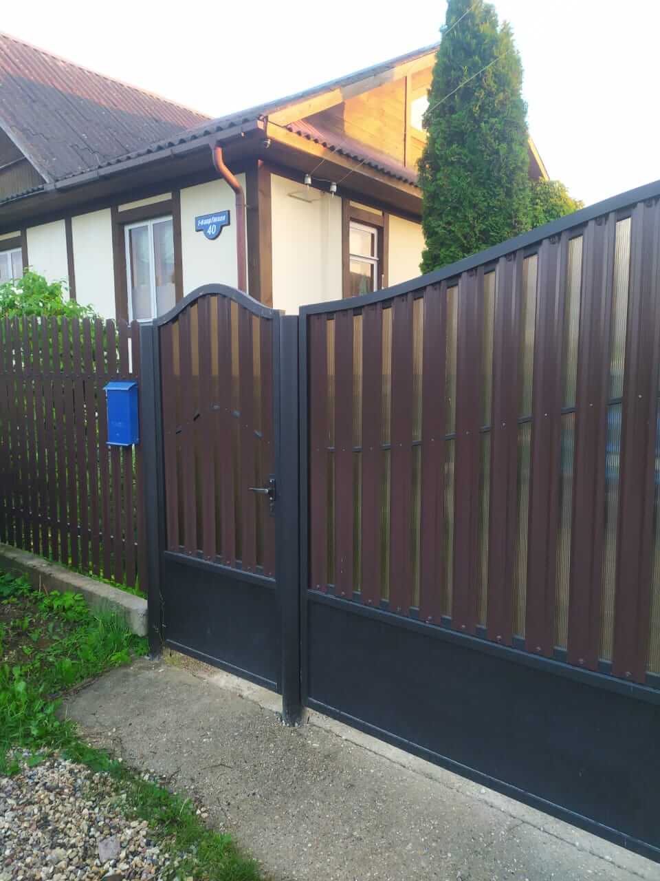Забор из штакетника ЭКО-М 16м RAL8017 полиэфирная эмаль фото 1 в Новомосковске