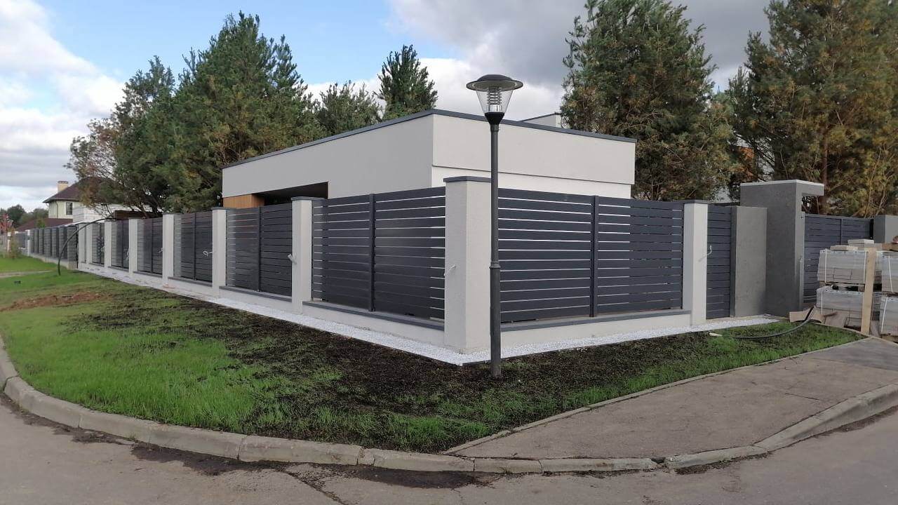 Забор-ранчо из металлопланкена 36м RAL7024 Серый Графит фото 7 в Новомосковске
