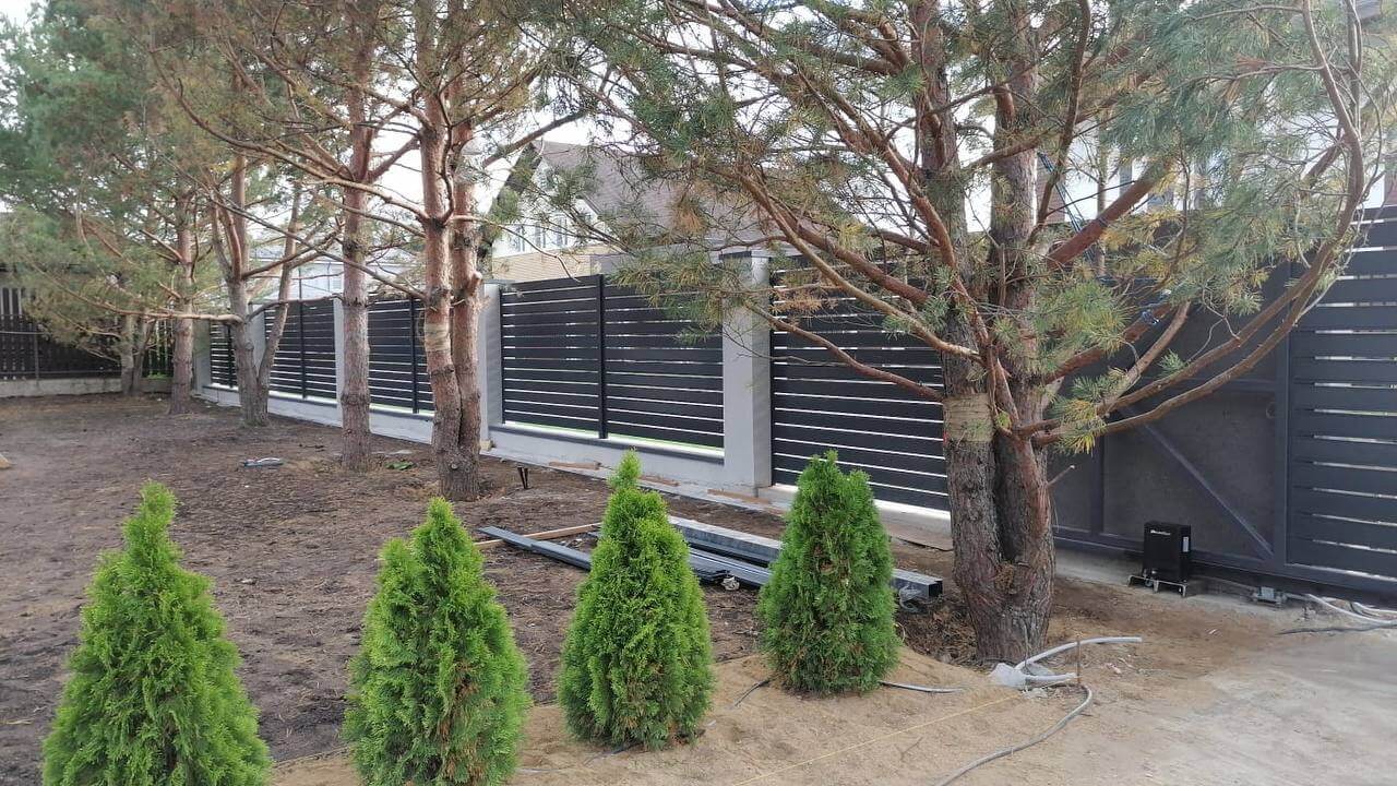 Забор-ранчо из металлопланкена 36м RAL7024 Серый Графит фото 6 в Новомосковске