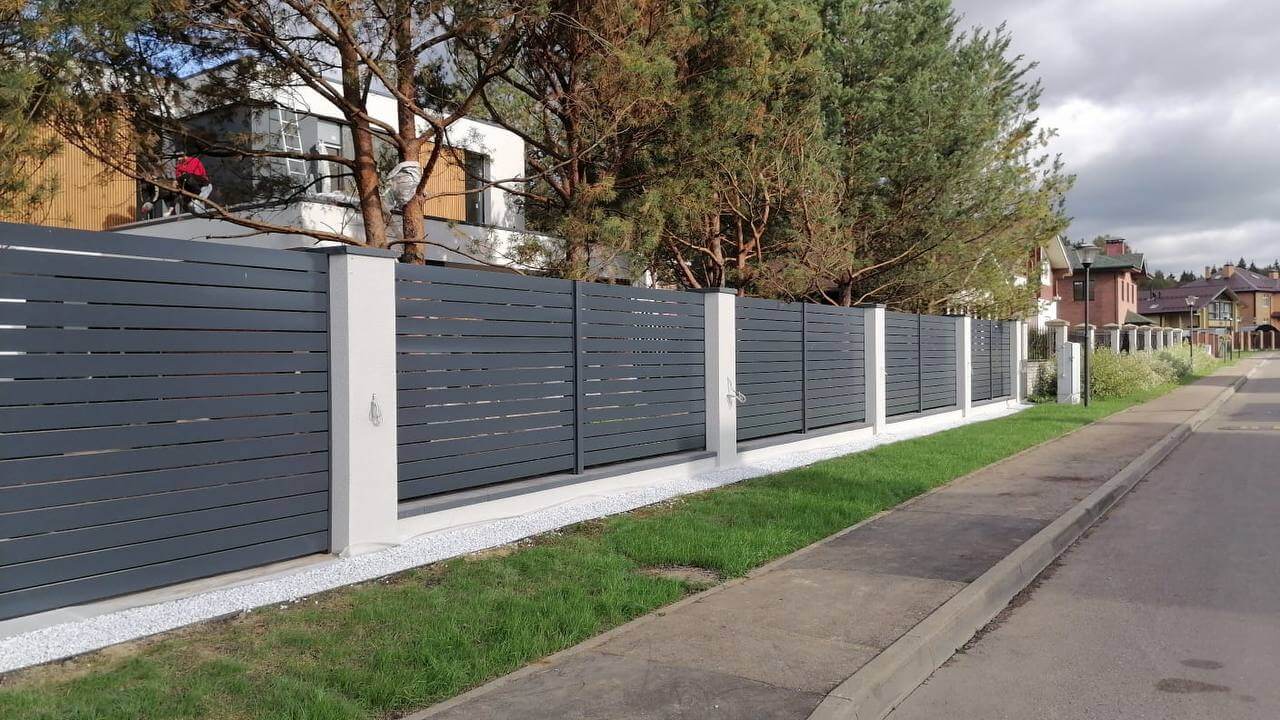 Забор-ранчо из металлопланкена 36м RAL7024 Серый Графит в Новомосковске