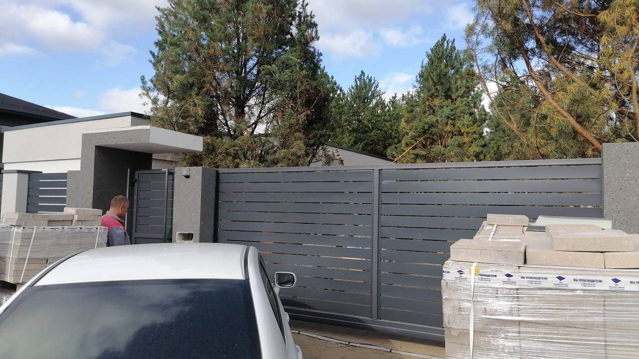 Забор-ранчо из металлопланкена 36м RAL7024 Серый Графит фото 3 в Новомосковске