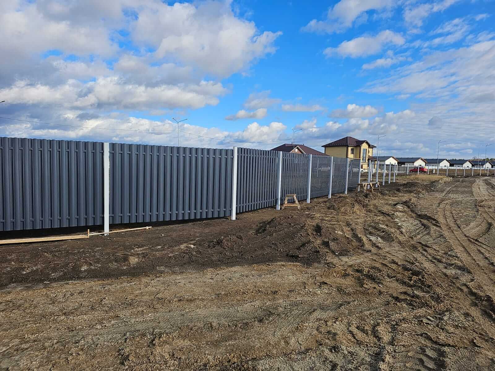 Забор из евроштакетника 234м RAL7024/7024 Серый Графит двусторонний фото 7 в Новомосковске