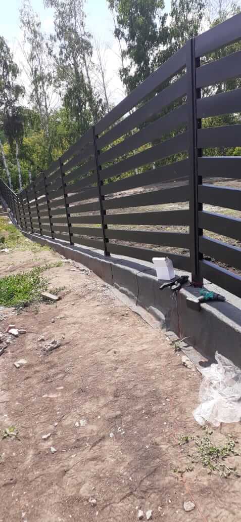 Забор-ранчо из металлопланкена 48м RAL9005 Черный МАТТЕ фото 1 в Новомосковске