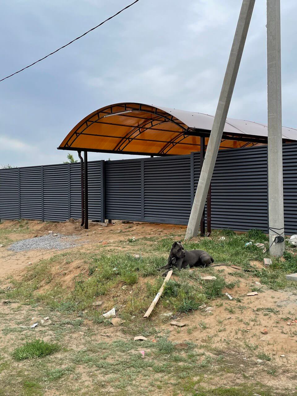 Забор из ламелей еврожалюзи 24м RAL7024 Серый Графит МАТТЕ фото 1 в Новомосковске