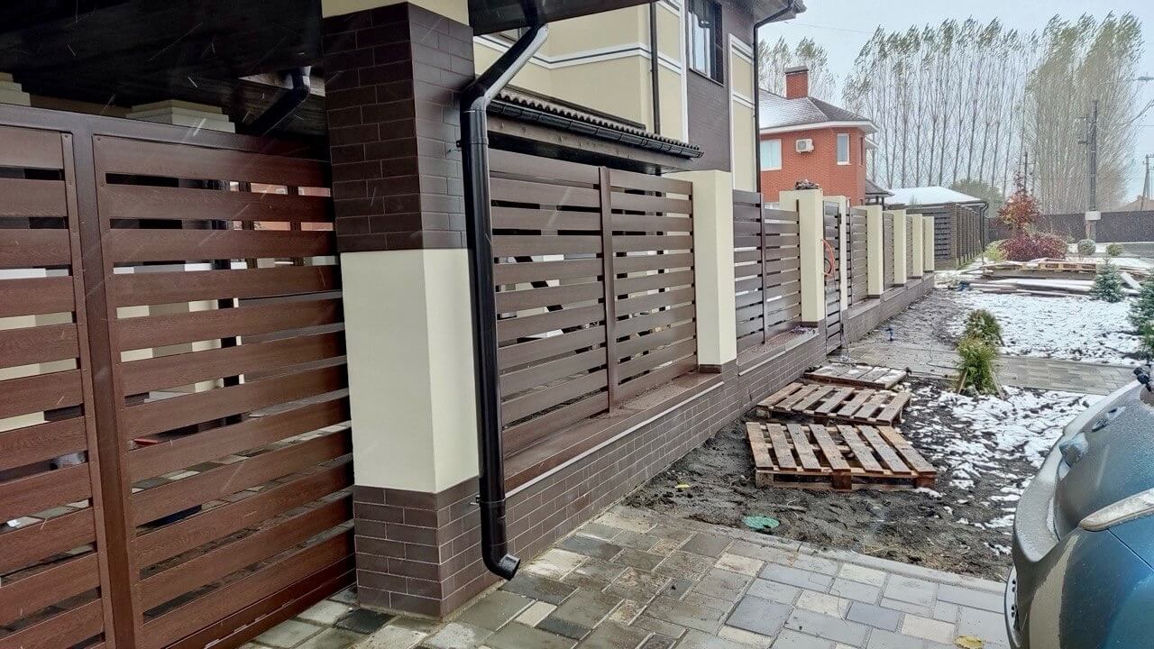Забор-ранчо из металлопланкена 26м Мореный Дуб Printech фото 2 в Новомосковске