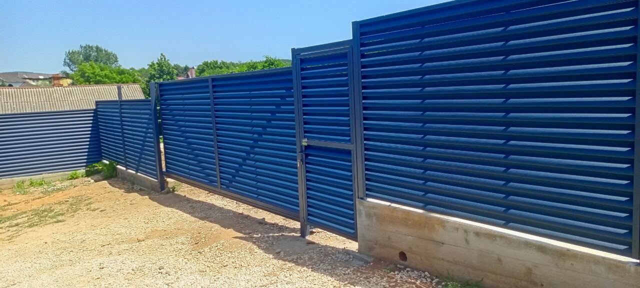 Забор-жалюзи из ламелей Еврожалюзи 53м RAL7024 Серый Графит МАТТЕ фото 15 в Новомосковске