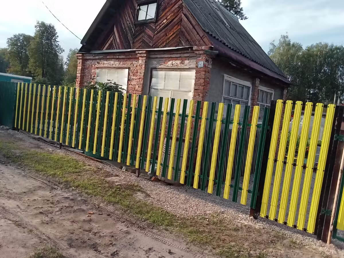 Забор из евроштакетника 13м RAL1018 Желтый фото 1 в Новомосковске