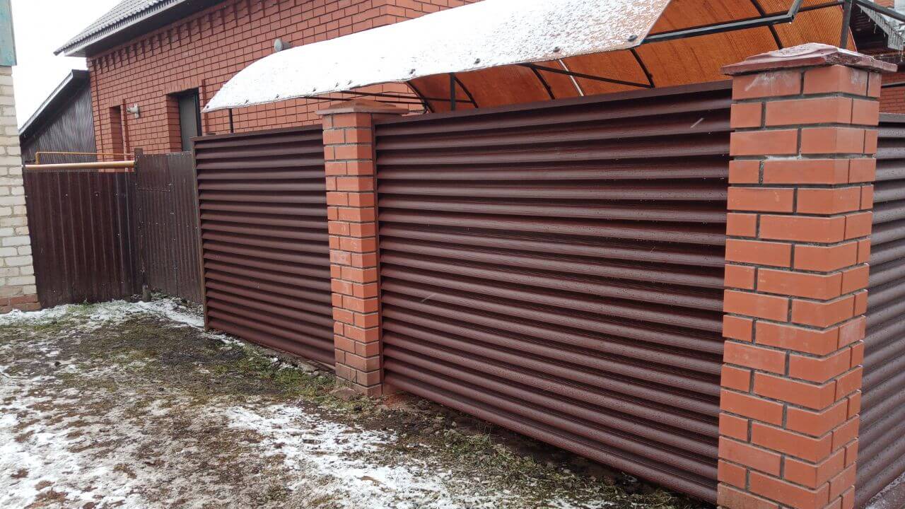 Забор из ламелей еврожалюзи 12м RAL8017/8017 Шоколад двусторонний МАТТЕ фото 4 в Новомосковске