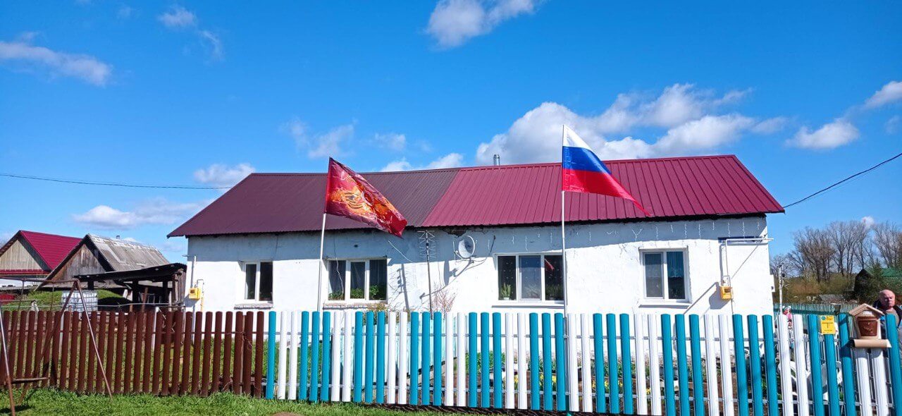 Забор из евроштакетника 16м RAL5021 Морская Волна, RAL9003 Белый в Новомосковске