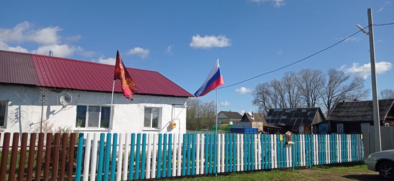 Забор из евроштакетника 16м RAL5021 Морская Волна, RAL9003 Белый фото 1 в Новомосковске