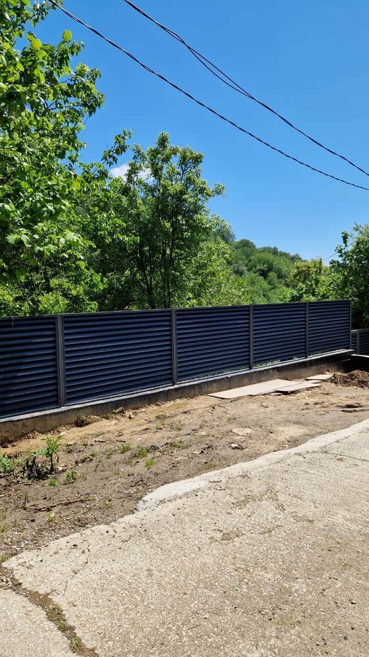 Забор-жалюзи из ламелей еврожалюзи 23м RAL7024/7024 Серый Графит двусторонний МАТТЕ фото 2 в Новомосковске