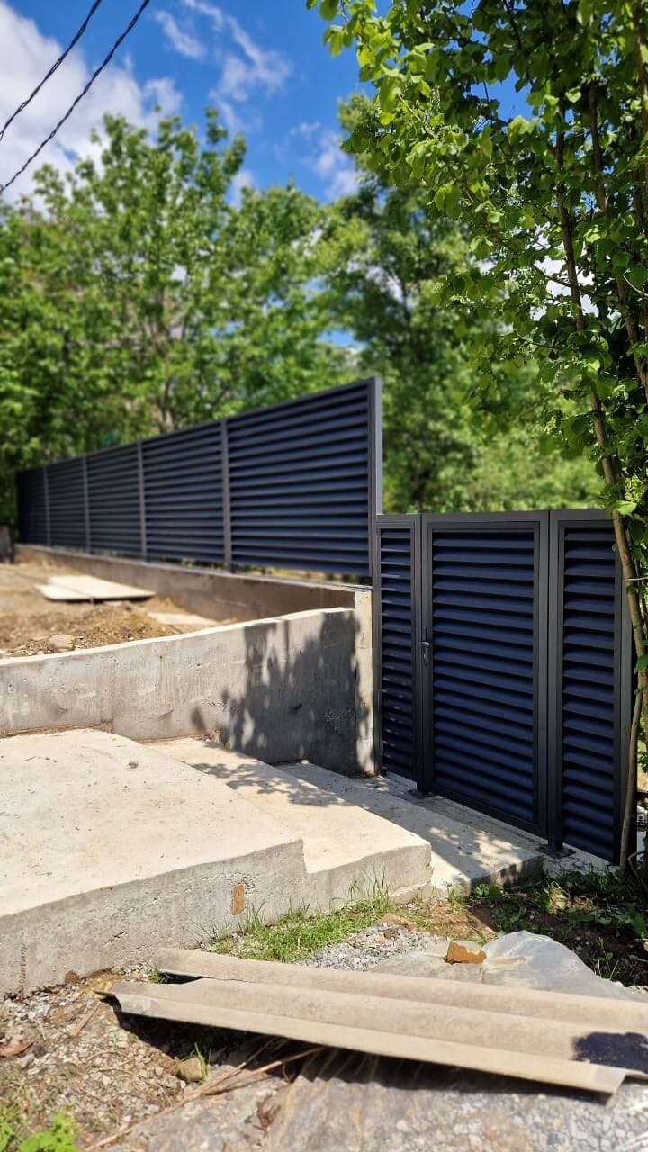 Забор-жалюзи из ламелей еврожалюзи 23м RAL7024/7024 Серый Графит двусторонний МАТТЕ фото 1 в Новомосковске