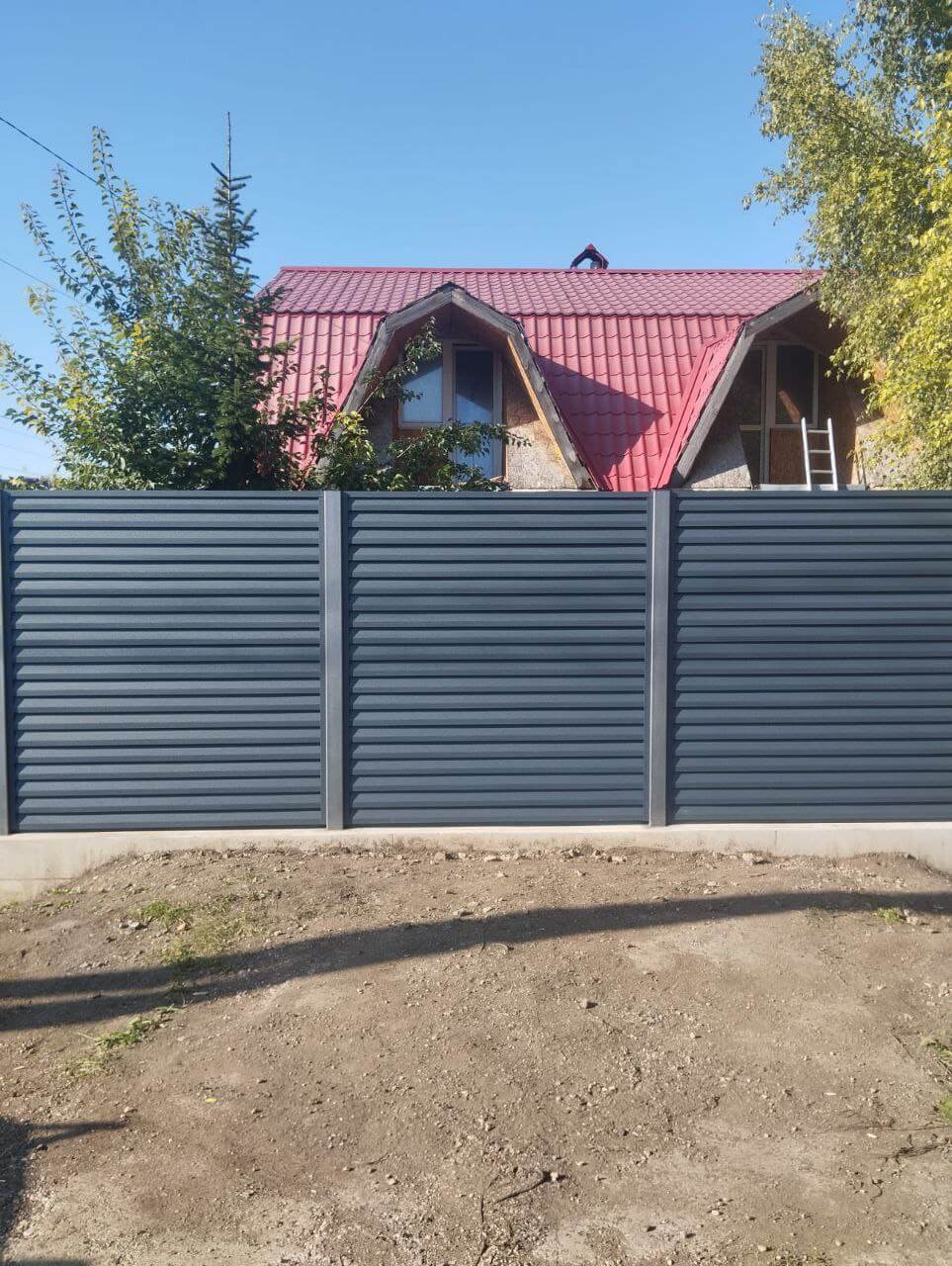Забор-жалюзи из ламелей Реснички 54м RAL7024/7024 Серый Графит двусторонний МАТТЕ в Новомосковске