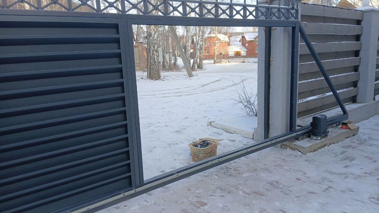 Входная группа из ламелей Хай-Тек RAL7024/7024 Серый Графит двусторонний МАТТЕ фото 10 в Новомосковске