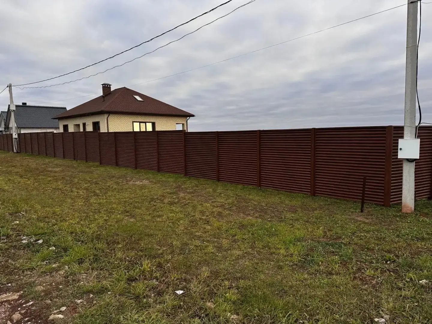Забор-жалюзи из ламелей ЭКО-Z 58м Темный Дуб 3D Принтек фото 2 в Новомосковске