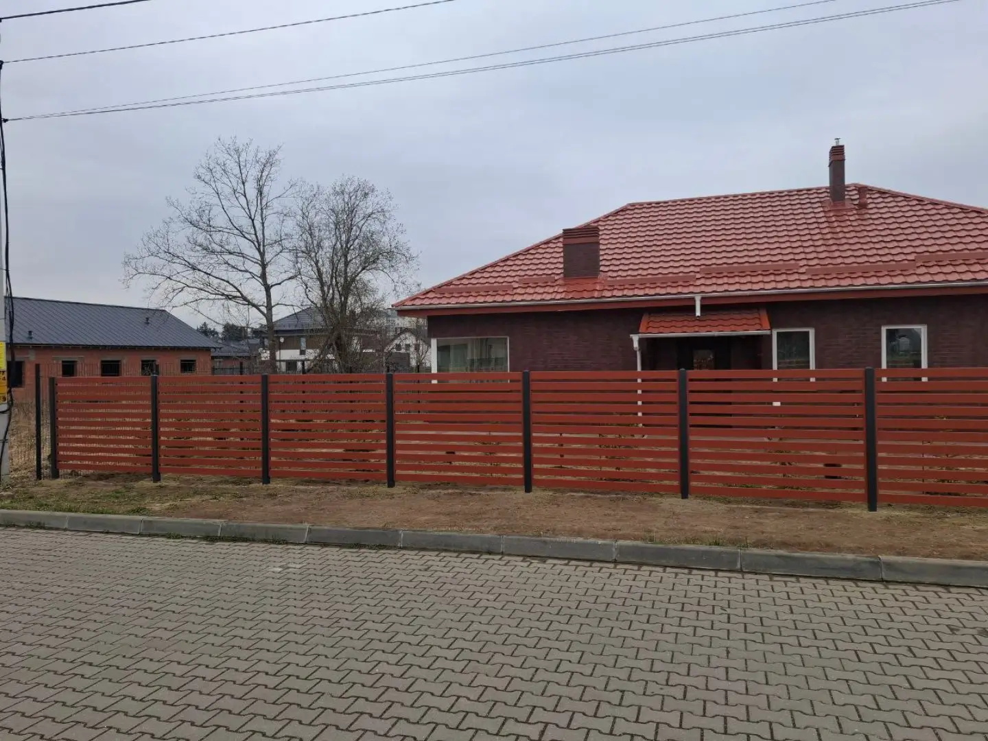 Забор-ранчо из металлопланкена 18м RAL8004 Терракотовый фото 3 в Новомосковске